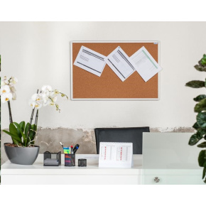 Korková nástěnka AVELI 90x60, hliníkový rám Korková nástěnka AVELI 90x60, hliníkový rám