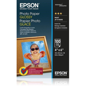 Photo Paper Glossy rozšiřuje naši stávající nabídku fotografických papírů Epson a je vhodný pro všechny typy inkoustových tiskáren. Tento papír byl navržen pro celou rodinu a nabízí skvělou užitnou hodnotu a snadné používání. Photo Paper Glossy má hmotnost 200 g/m2 a dodává se ve čtyřech různých velikostech. Každé balení obsahuje 20, 50 nebo 100 listů. Tento tříhvězdičkový fotografický papír je ideální pro každodenní domácí tisk a je k dispozici ve formátech 10 × 15 cm, 13 × 18 cm, A3/A3+ a A4. Photo Paper Glossy rozšiřuje naši stávající nabídku fotografických papírů Epson a je vhodný pro všechny typy inkoustových tiskáren. Tento papír byl navržen pro celou rodinu a nabízí skvělou užitnou hodnotu a snadné používání. Photo Paper Glossy má hmotnost 200 g/m2 a dodává se ve čtyřech různých velikostech. Každé balení obsahuje 20, 50 nebo 100 listů. Tento tříhvězdičkový fotografický papír je ideální pro každodenní domácí tisk a je k dispozici ve formátech 10 × 15 cm, 13 × 18 cm, A3/A3+ a A4.